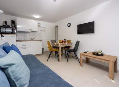 Dvosoban stan, Crikvenica, najam, 400 €, 44 m2