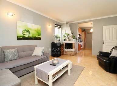 Trosoban stan, Poreč, prodaja, 220000 €, 57 m2
