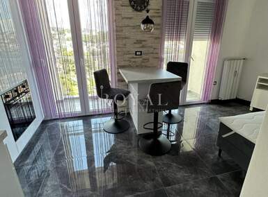 Jednosoban stan, Rijeka, Kozala, najam, 500 €, 25 m2
