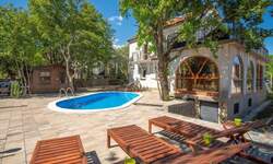 Kuca, Punat, prodaja, 590000 €, 270 m2