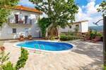 Kuca, Punat, prodaja, 590000 €, 270 m2