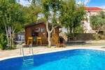Kuca, Punat, prodaja, 590000 €, 270 m2