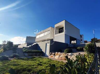 Kuca, Krk, prodaja, 1300000 €, 210 m2