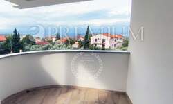 Trosoban stan, Malinska-Dubašnica, Malinska, prodaja, 380000 €, 86 m2