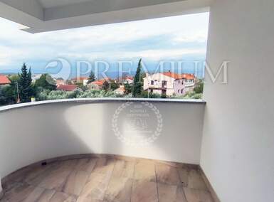Trosoban stan, Malinska-Dubašnica, Malinska, prodaja, 380000 €, 86 m2