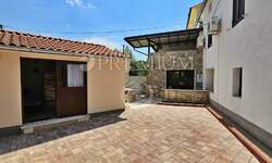 Kuca, Malinska-Dubašnica, Malinska, prodaja, 290000 €, 77 m2