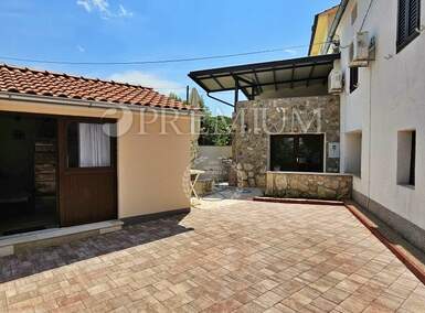 Kuca, Malinska-Dubašnica, Malinska, prodaja, 290000 €, 77 m2