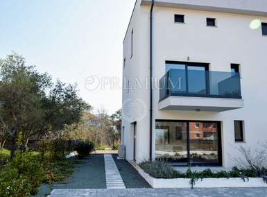 Cetvorosoban stan, Malinska-Dubašnica, Malinska, prodaja, 730000 €, 156 m2