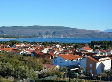 Trosoban stan, Krk, prodaja, 330000 €, 66 m2