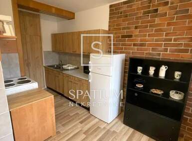 Trosoban stan, Rijeka, Donja Vežica, najam, 750 €, 60 m2