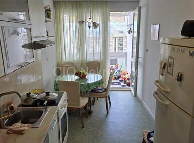 Dvosoban stan, Split, najam, 700 €, 64 m2
