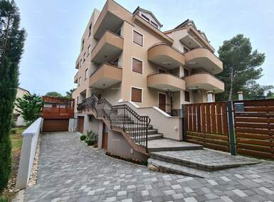 Dvosoban stan, Premantura, prodaja, 550000 €, 304 m2