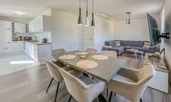 Trosoban stan, Novigrad, prodaja, 300000 €, 102 m2