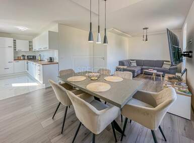 Trosoban stan, Novigrad, prodaja, 300000 €, 102 m2