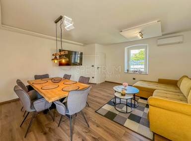 Trosoban stan, Novigrad, prodaja, 300000 €, 102 m2