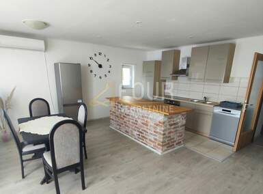 Trosoban stan, Opatija, Poljane, najam, 800 €, 90 m2