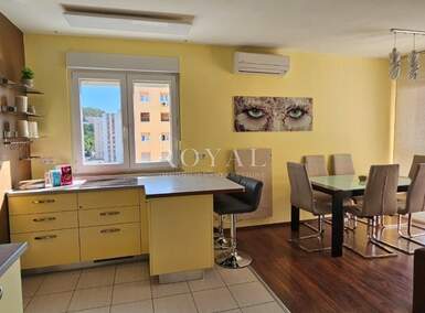 Cetvorosoban stan, Rijeka, Gornja Vežica, najam, 900 €, 76 m2