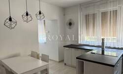 Trosoban stan, Rijeka, Belveder, najam, 850 €, 68 m2