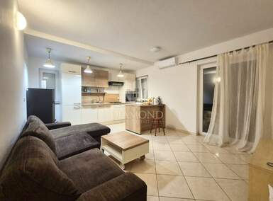 Dvosoban stan, Poreč, prodaja, 180000 €, 65 m2