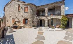 Kuca, Poreč, prodaja, 385000 €, 323 m2