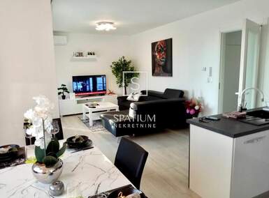 Trosoban stan, Kostrena, najam, 1200 €, 85 m2