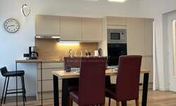 Trosoban stan, Rijeka, Centar, najam, 1300 €, 77 m2