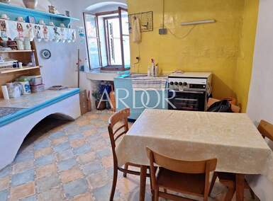Trosoban stan, Cres, prodaja, 115000 €, 44 m2