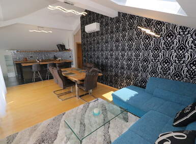 Trosoban stan, Split, najam, 1800 €, 85 m2