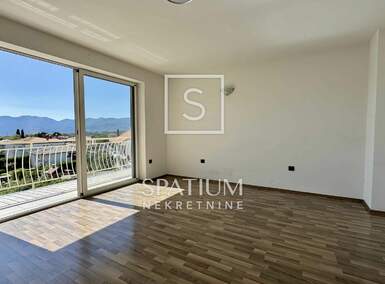 Poslovni prostor, Viškovo, najam, 1000 €, 96 m2