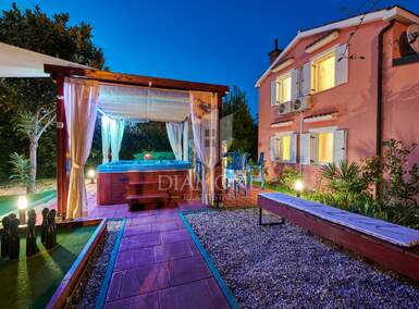 Kuca, Umag, prodaja, 385000 €, 168 m2