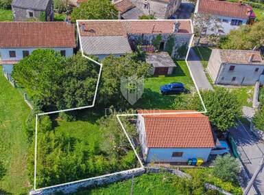 Kuca, Buje, prodaja, 330000 €, 250 m2