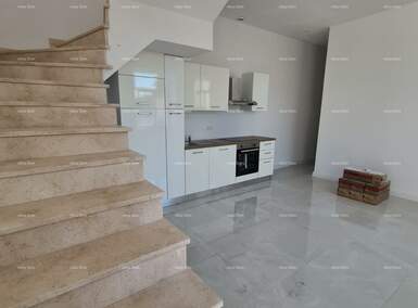 Dvosoban stan, Pula, prodaja, 285000 €, 150 m2