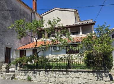 Kuca, Buzet, Roč, prodaja, 450000 €, 450 m2