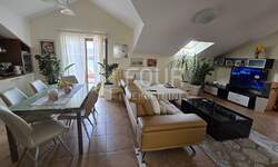 Cetvorosoban stan, Cres, prodaja, 425500 €, 131 m2