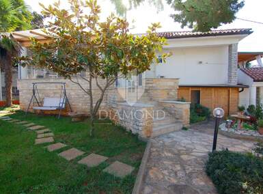 Kuca, Umag, prodaja, 550000 €, 220 m2
