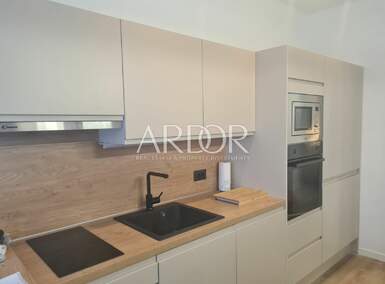 Trosoban stan, Rijeka, Centar, najam, 1500 €, 76 m2
