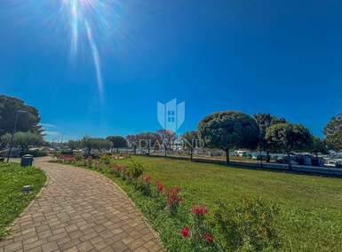 Trosoban stan, Umag, prodaja, 220000 €, 52 m2