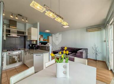 Trosoban stan, Umag, prodaja, 242000 €, 71 m2