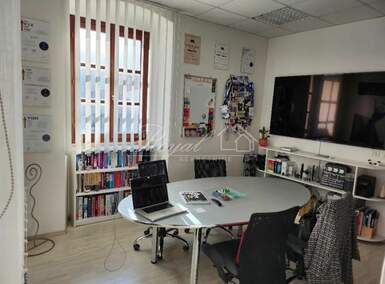 Poslovni prostor, Rijeka, Centar, najam, 700 €, 72 m2