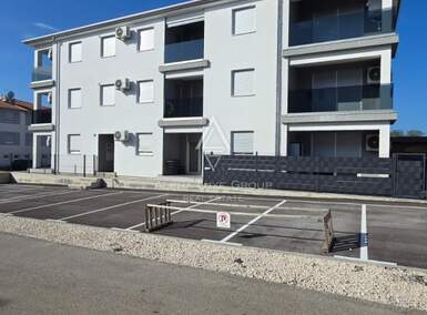 Trosoban stan, Poreč, prodaja, 250000 €, 65 m2