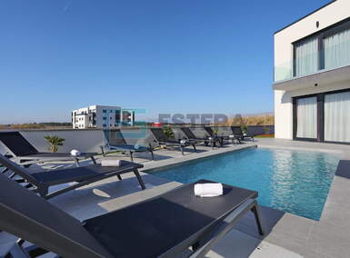 Kuca, Privlaka, prodaja, 870000 €, 200 m2