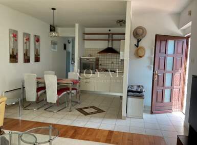 Trosoban stan, Rijeka, Trsat, najam, 750 €, 73 m2