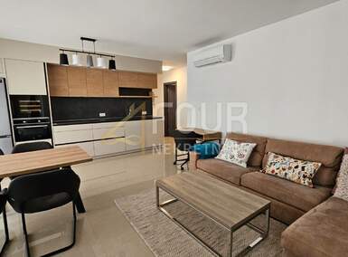 Trosoban stan, Pula, Stoja, prodaja, 450000 €, 83 m2
