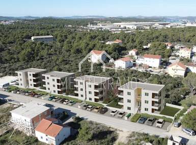 Trosoban stan, Šibenik, Donje Ražine, prodaja, 180000 €, 56 m2