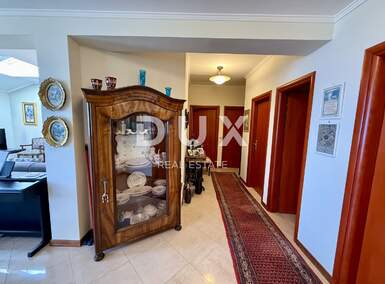 Trosoban stan, Opatija, Volosko, prodaja, 520000 €, 115 m2
