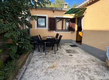 Kuca, Pula, prodaja, 320000 €, 97 m2