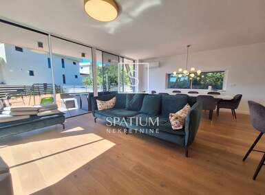 Stan, Kostrena, Rožići, prodaja, 750000 €, 145 m2