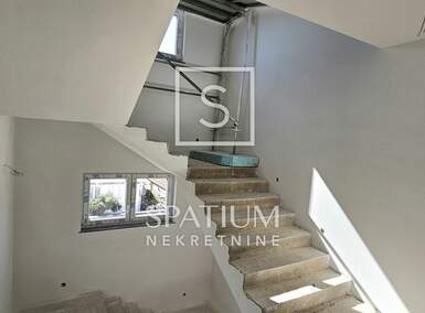Trosoban stan, Novi Vinodolski, prodaja, 410000 €, 87 m2