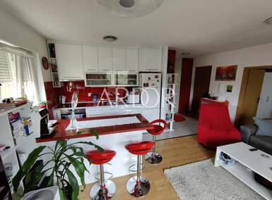 Trosoban stan, Viškovo, Kosi, prodaja, 205000 €, 65 m2
