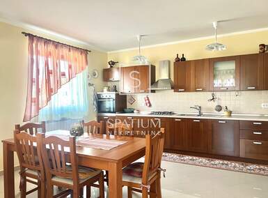 Kuca, Labin, prodaja, 370000 €, 166 m2